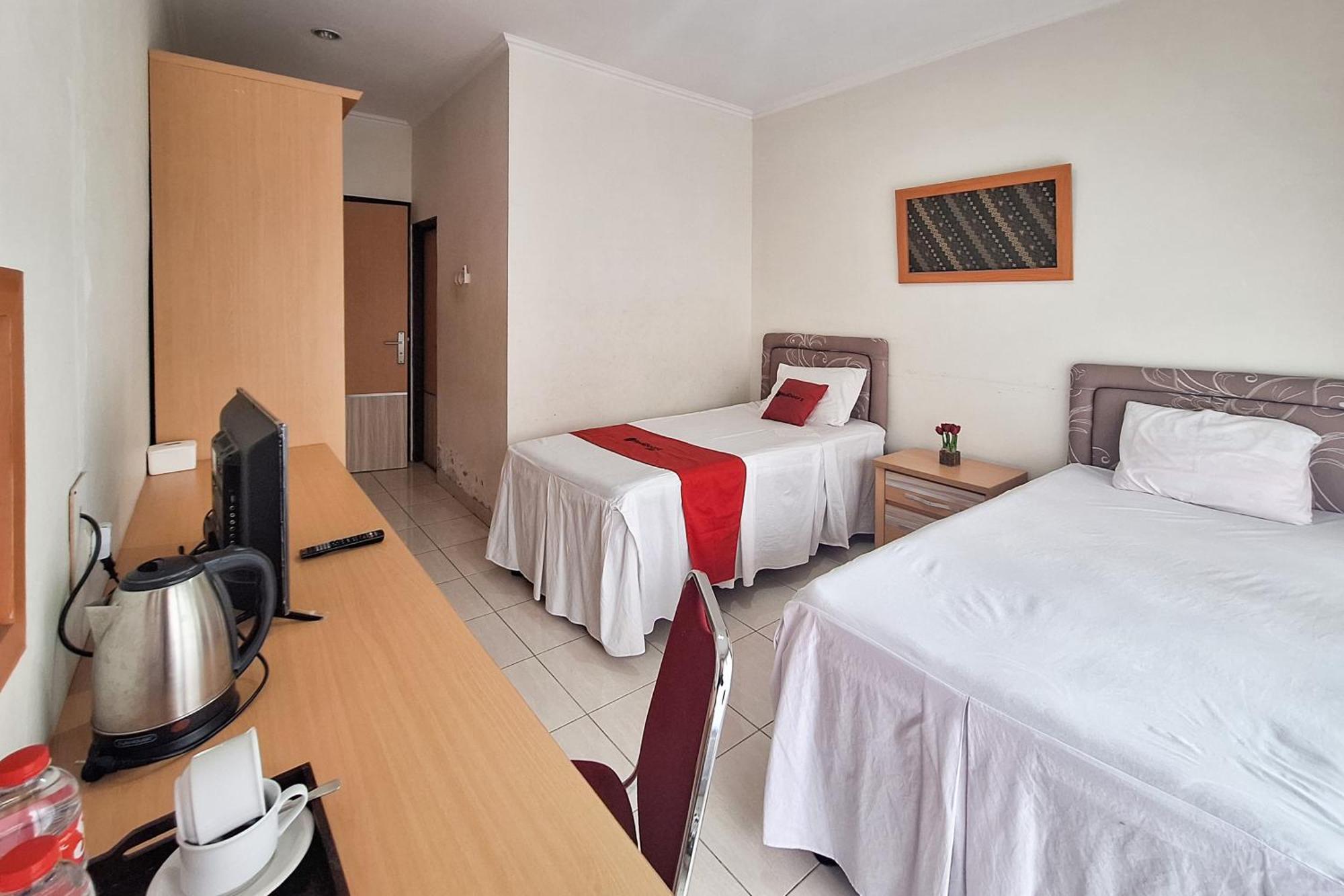 Reddoorz Resort At Tridaya Cisarua Puncak Ngoại thất bức ảnh