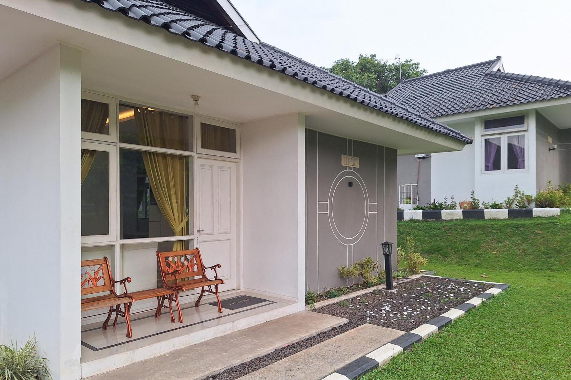 Reddoorz Resort At Tridaya Cisarua Puncak Ngoại thất bức ảnh