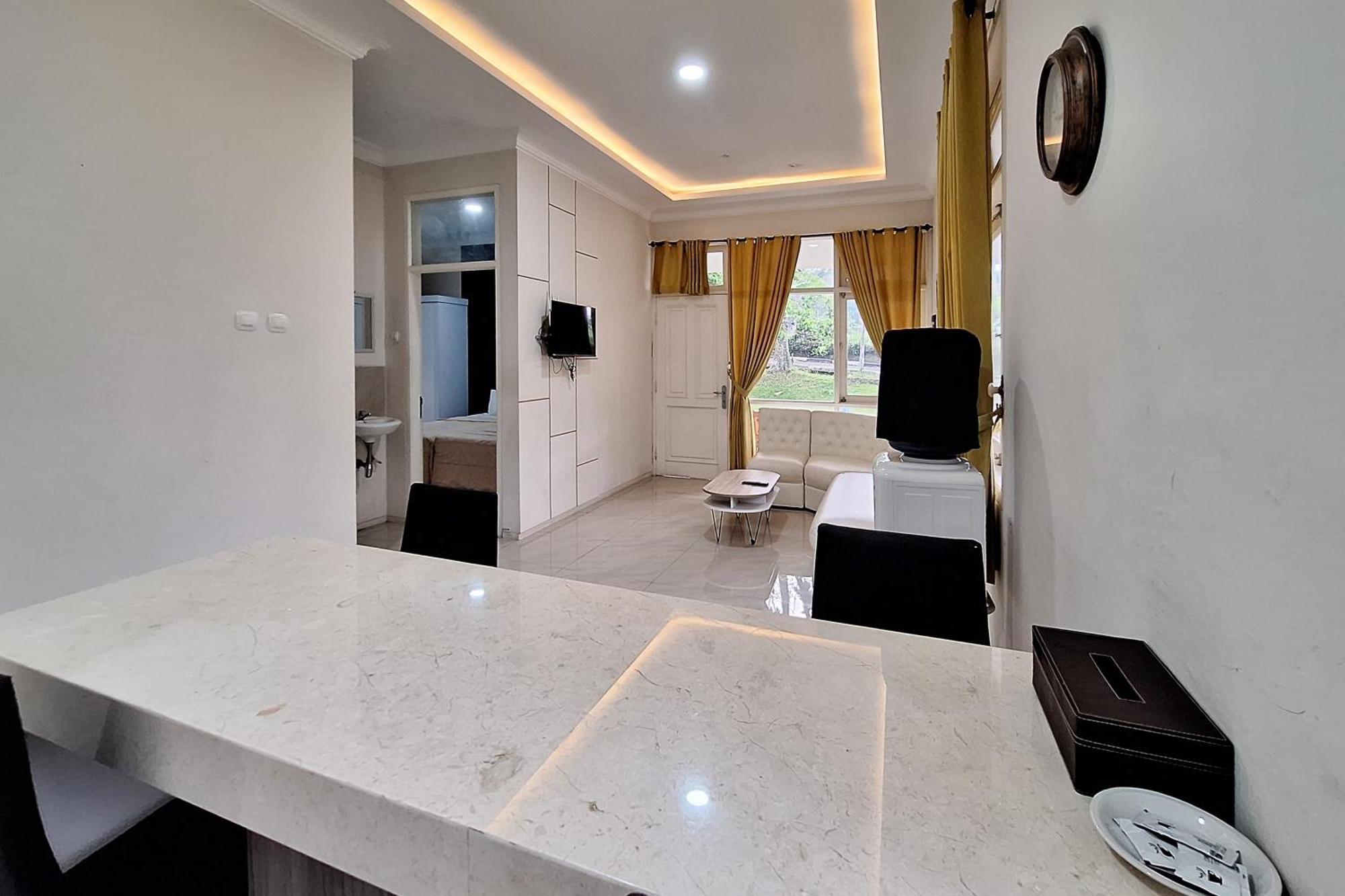 Reddoorz Resort At Tridaya Cisarua Puncak Ngoại thất bức ảnh