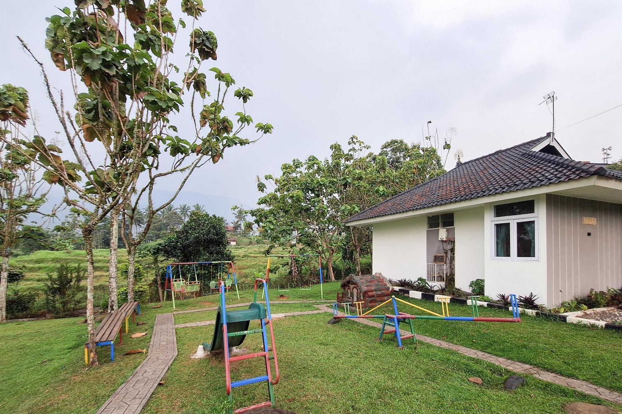 Reddoorz Resort At Tridaya Cisarua Puncak Ngoại thất bức ảnh