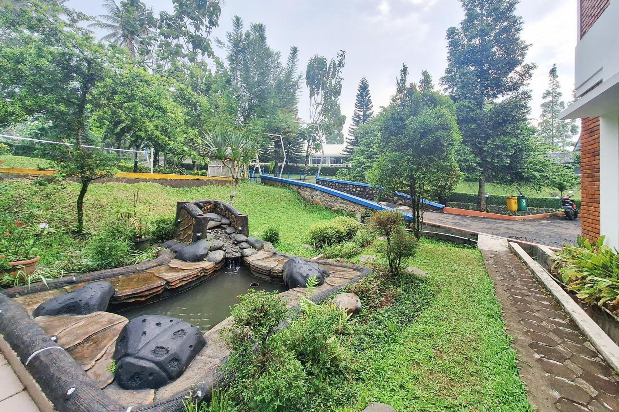 Reddoorz Resort At Tridaya Cisarua Puncak Ngoại thất bức ảnh